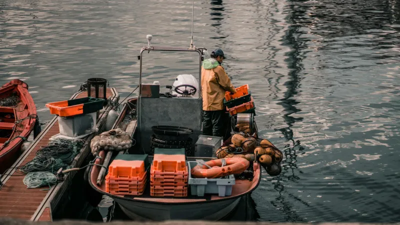 The Trawler Captain Who Rewrote the Textbooks — Without Ever Opening One